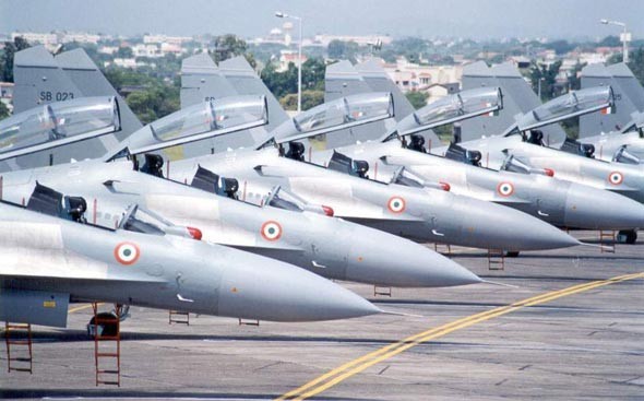 Dàn máy bay chiến đấu đa dụng Su-30MKI của không quân Ấn Độ